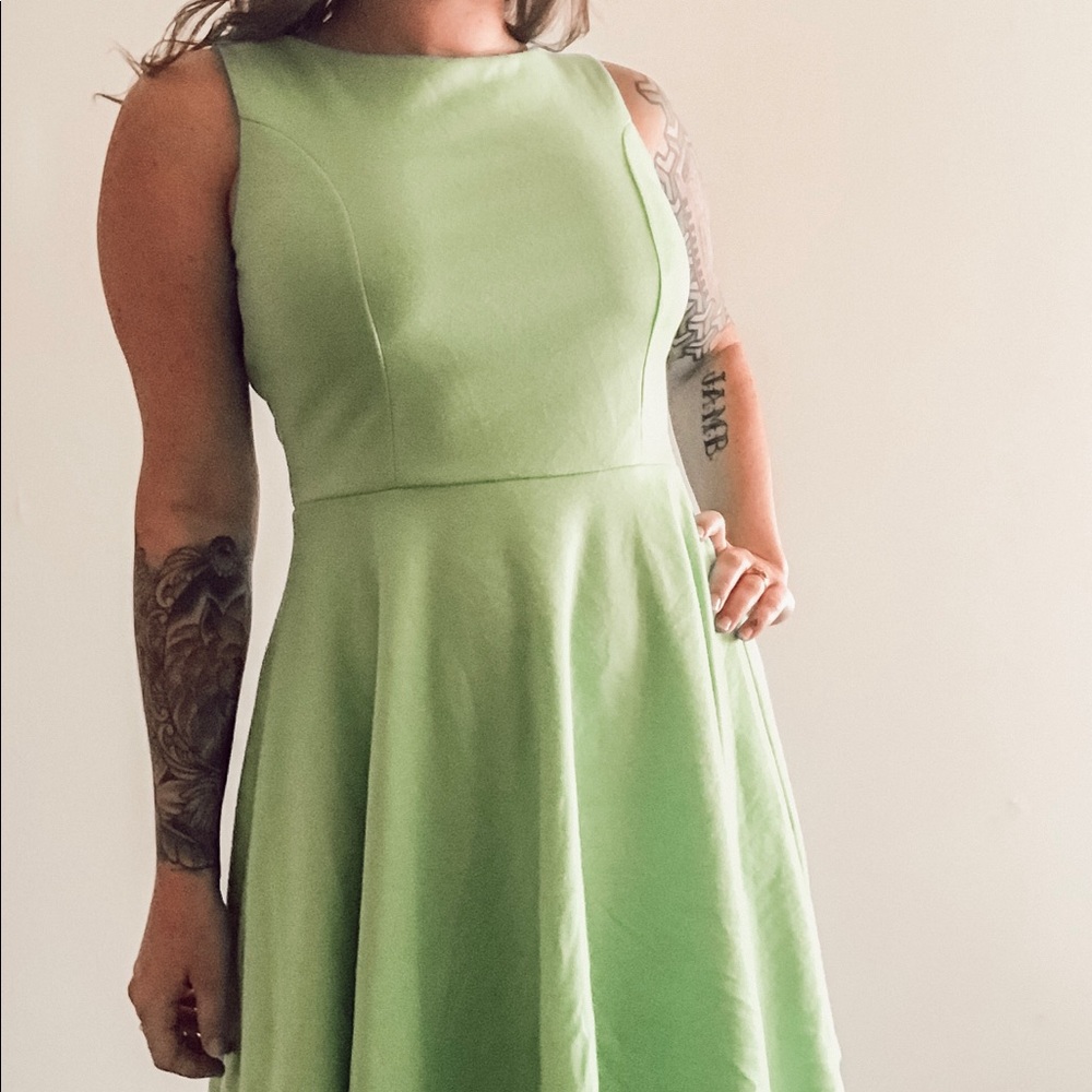 Uber cute bright green dress